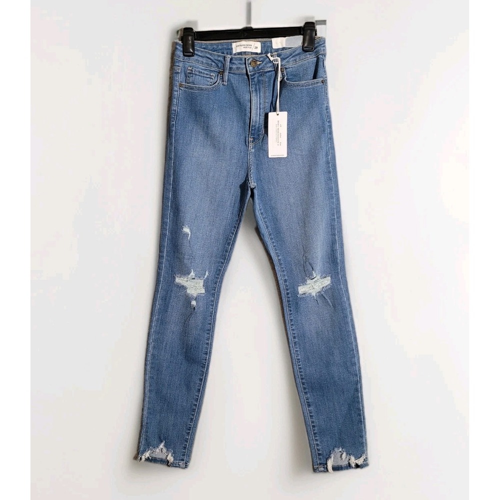 JUST BLACK DENIM  Women Sz 27 Med Wash Distressed‎ Knee And Hem Skinny Casual